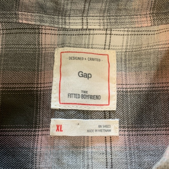 GAP Boyfriend Fitted Button Down, Size XL - Picture 4 of 6